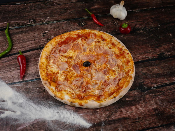 Pizza MINI - umak od rajčice, mozzarela, šunka, origano
